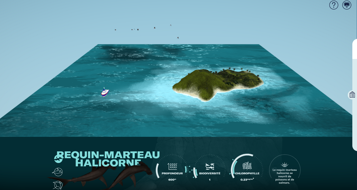 Capture d’écran de l’expérience de réalité virtuelle « Détective des profondeurs » montrant la carte que les élèves utilisent pour déplacer leur bateau autour de l’île Cocos. Sous la carte se trouvent des jauges indiquant la profondeur et la quantité de chlorophylle dans l’eau. Le joueur cherche un requin marteau.